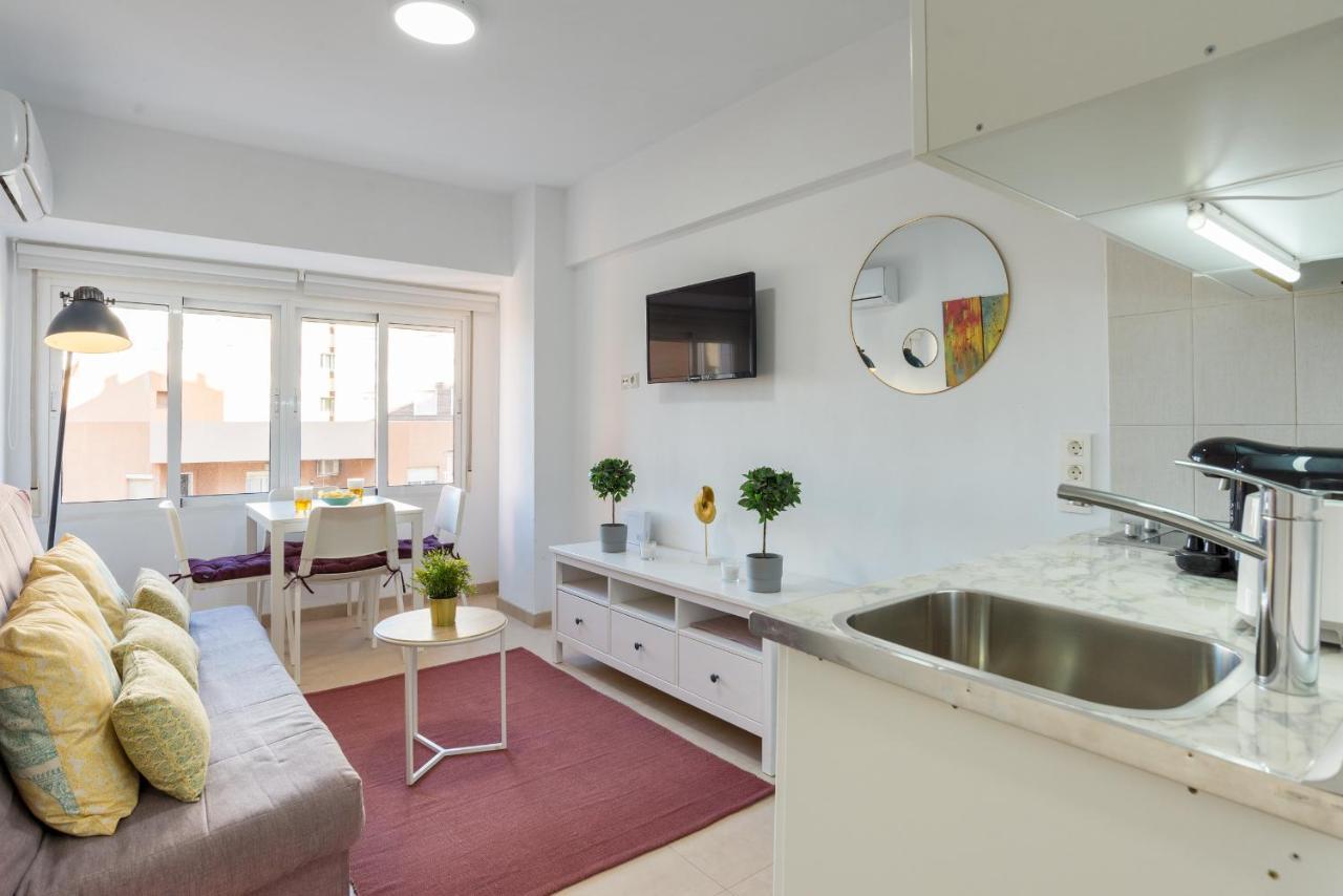 Mp7 Renovated Right On The 700 Meters Away From Old Town Apartmán *